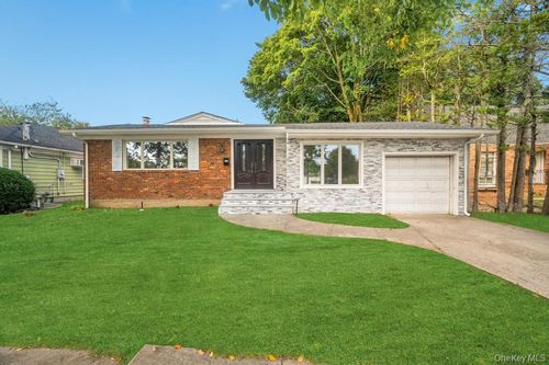 3771 Jerusalem Ave, Seaford, NY, 11783-1606 | Card Image