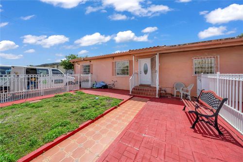 334 E 18th St, Hialeah, FL, 33010-3147 | Card Image