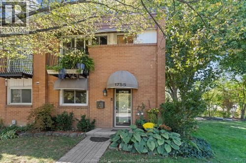 1755 E Gate Estate, Windsor, ON, N8T2T1 | Card Image