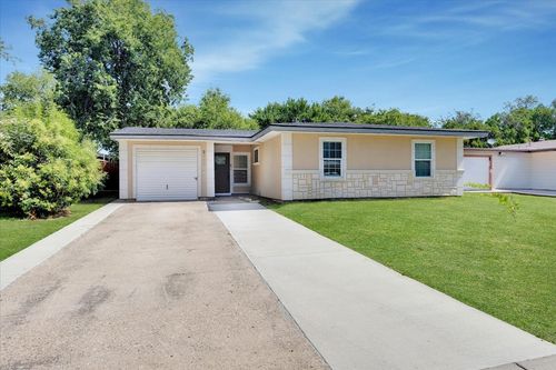 2509 Avenel Dr, Farmers Branch, TX, 75234-3428 | Card Image