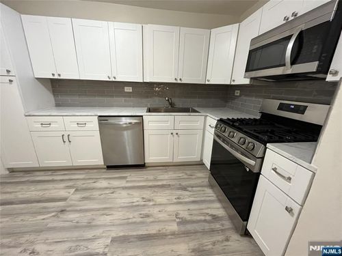 39 E 39th, Paterson, NJ, 07514 | Card Image