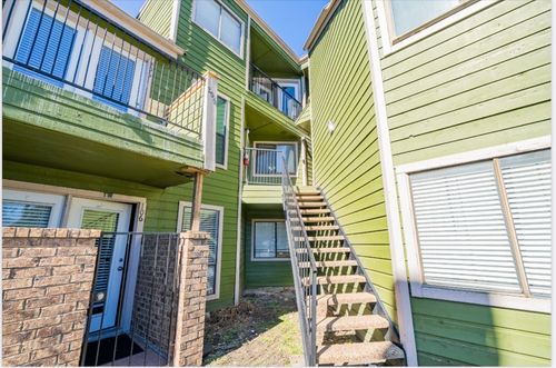 207-9837 Walnut St, Dallas, TX, 75243-8870 | Card Image