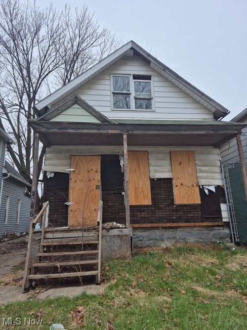 5827 Portage Ave, Cleveland, OH, 44127-1739 | Card Image