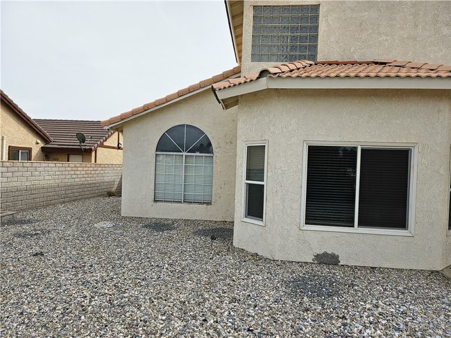 27600 Silver Lakes Pkwy, House other with 4 bedrooms, 3 bathrooms and 2 parking in Helendale CA | Image 20