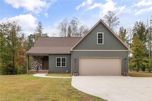 4045 Clapp Mill Rd, Burlington, NC, 27215-9037 | Card Image