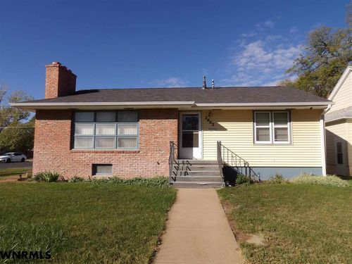 2402 Avenue A, Scottsbluff, NE, 69361-1631 | Card Image