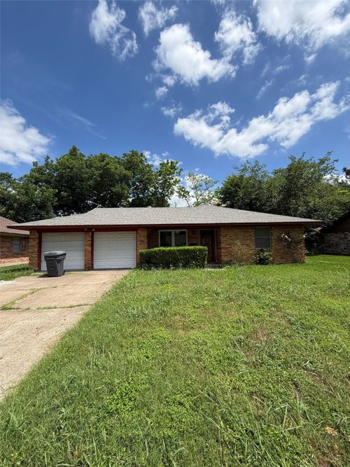 8351 Teresa Dr, Dallas, TX, 75217-4453 | Card Image