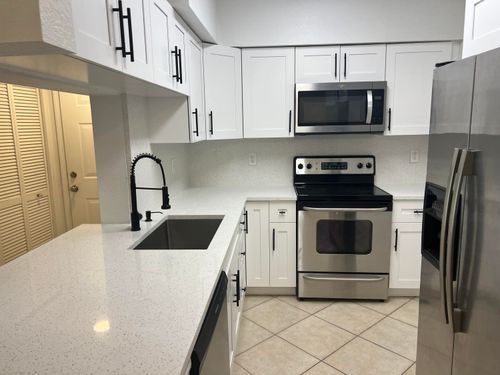 apt-204-6394 Emerald Dunes Dr, West Palm Beach, FL, 33411-2762 | Card Image
