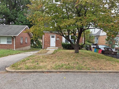 6908 Alberici Ave, Saint Louis, MO, 63121-3426 | Card Image