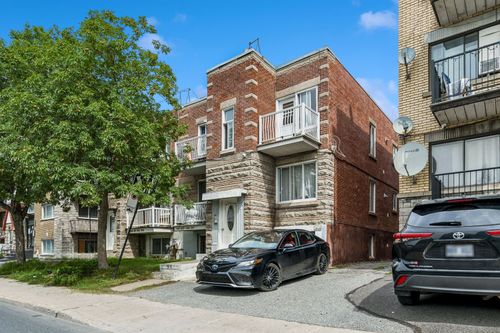 8361 Boul Pie Ix, Home with 2 bedrooms, 1 bathrooms and null parking in Montréal QC | Card Image
