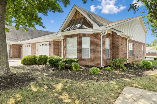 423 Forest Glen Cir, Murfreesboro, TN, 37128-2805 | Card Image