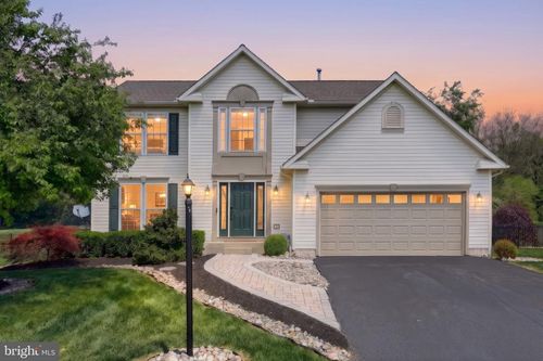 448 El Vista Dr, HANOVER, PA, 17331-8468 | Card Image