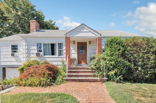 574 Thorme St, Bridgeport, CT, 06606-4019 | Card Image