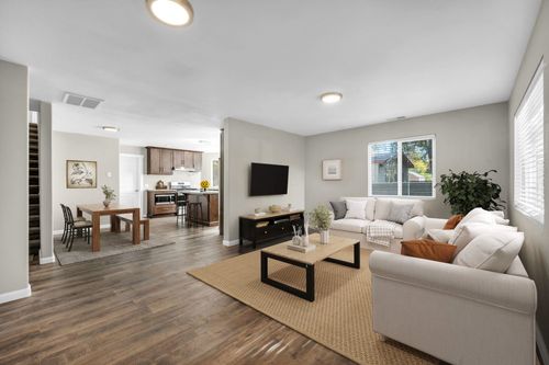 604 Pine St, Loyalton, CA, 96118-9704 | Card Image