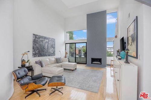 307-11982 Kiowa Ave, Los Angeles, CA, 90049-5981 | Card Image