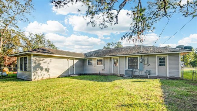 131 Laurel St, House other with 4 bedrooms, 1 bathrooms and 1 parking in Lake Jackson TX | Image 38
