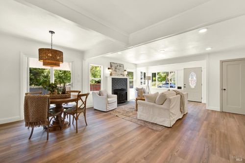 136 Edgemont Ave, Vallejo, CA, 94590-3508 | Card Image