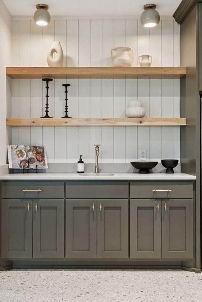 Lower level wet bar | Image 66