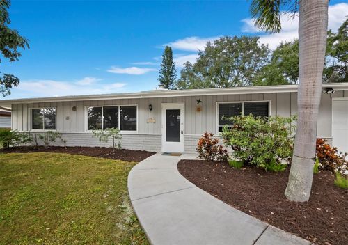 2417 Parson Ln, SARASOTA, FL, 34239-6332 | Card Image