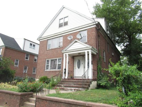 442 Wells St, Bridgeport, CT, 06606-5428 | Card Image