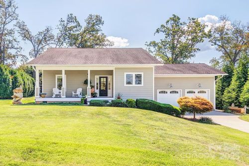 30 Salem Rd, Weaverville, NC, 28787-9417 | Card Image