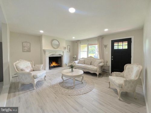 249 Center St, LITTLE EGG HARBOR TWP, NJ, 08087-2107 | Card Image