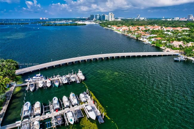 C308 - 3 Grove Isle Dr, Condo with 2 bedrooms, 2 bathrooms and null parking in Coconut Grove FL | Image 17