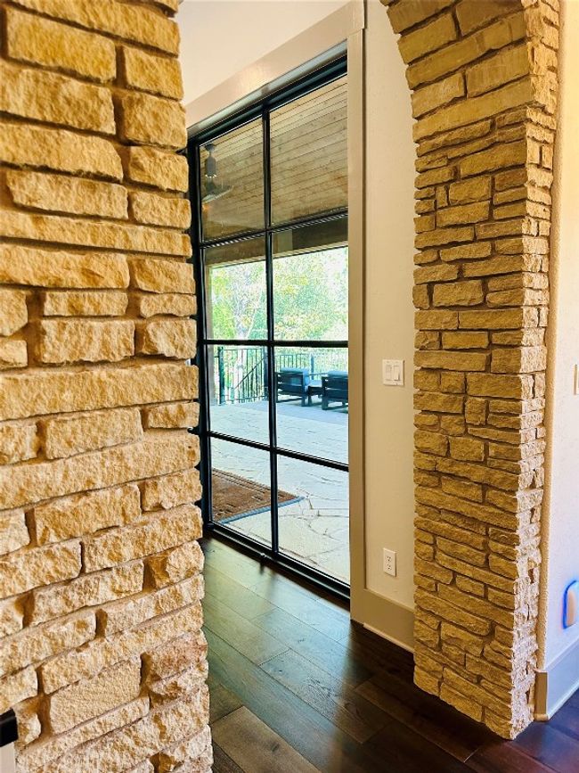 Custom interior stone features. | Image 12