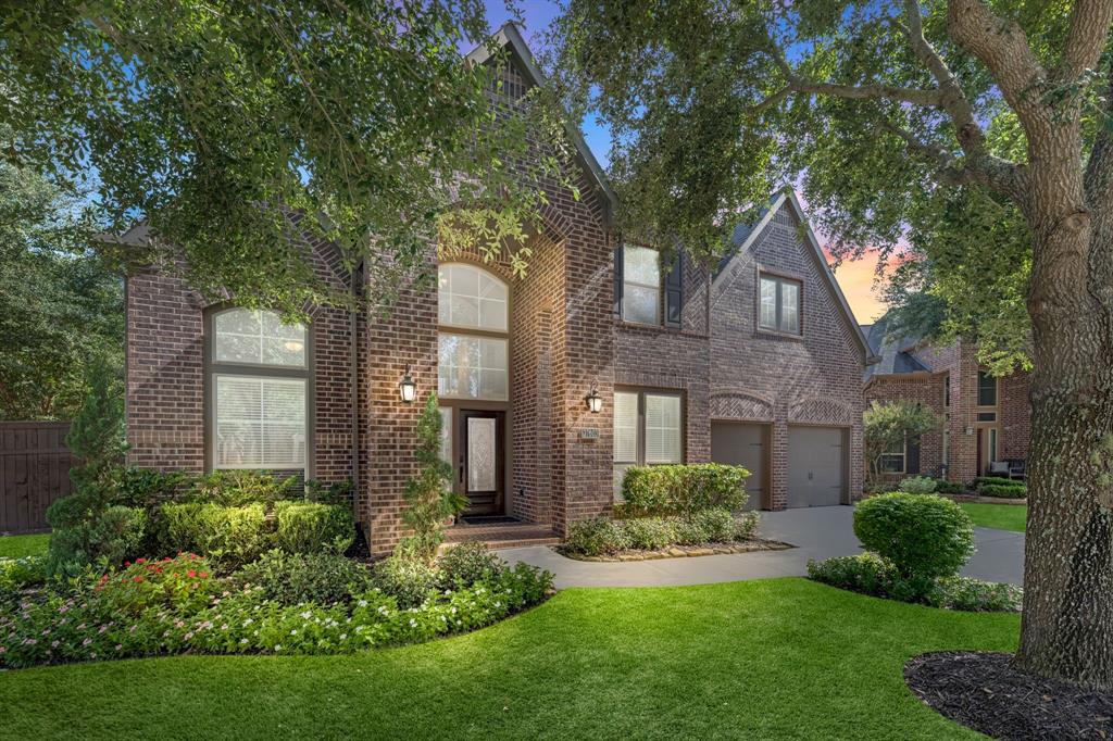 Riata Hills Ln, Fulshear, TX 77441