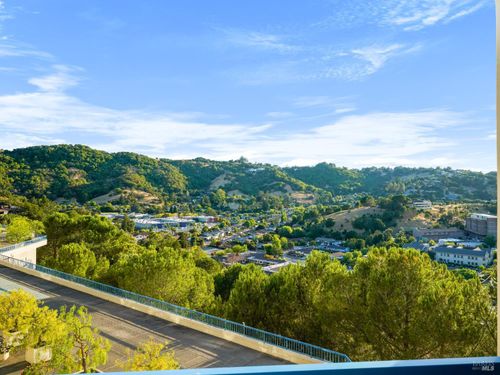 apt-326-100 Thorndale Dr, San Rafael, CA, 94903-4572 | Card Image