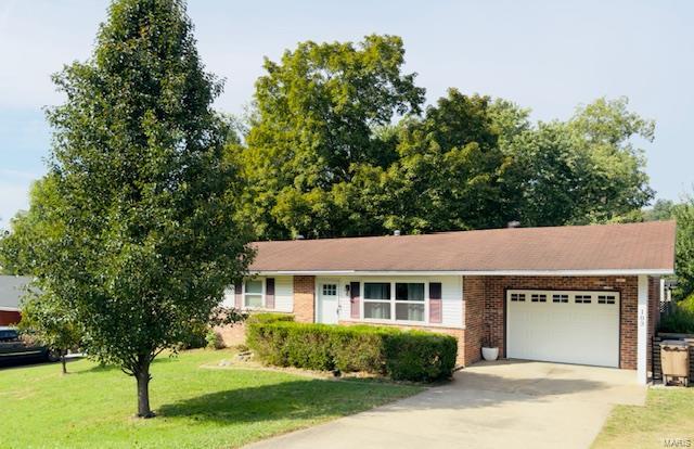 Camellia Dr, Cape Girardeau, MO 63703