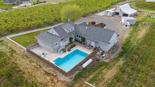 31 Gilbert Rd, Zillah, WA, 98953-9765 | Card Image