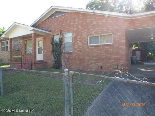 9 Ray St, Natchez, MS, 39120-2574 | Card Image