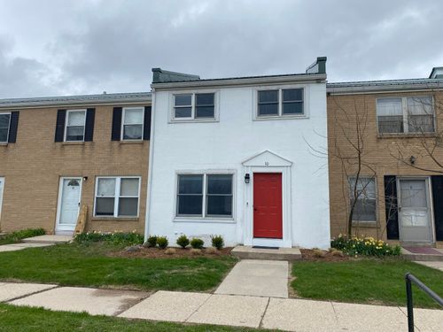 10 Meadow Hills Ln, Fremont, MI, 49412-8606 | Card Image