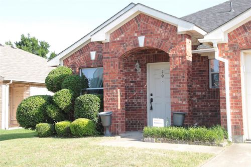 2059 La Salle Trl, Grand Prairie, TX, 75052-2656 | Card Image
