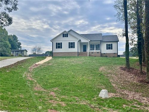 2199 Brookshire Ct, Sophia, NC, 27350-8635 | Card Image