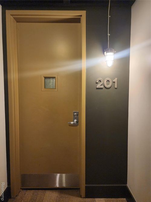 unit-201-111 N Main St, Royal Oak, MI, 48067-1882 | Card Image