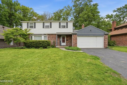6926 Fredericksburg Dr, Sylvania, OH, 43560-3225 | Card Image