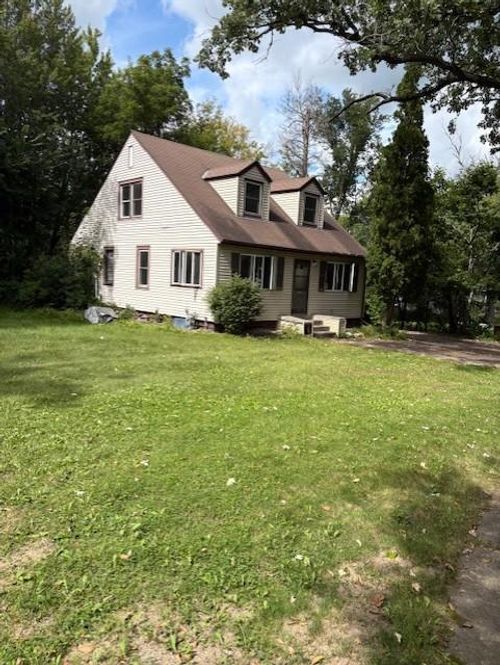 1025 Mahtomedi Ave, Mahtomedi, MN, 55115-1535 | Card Image