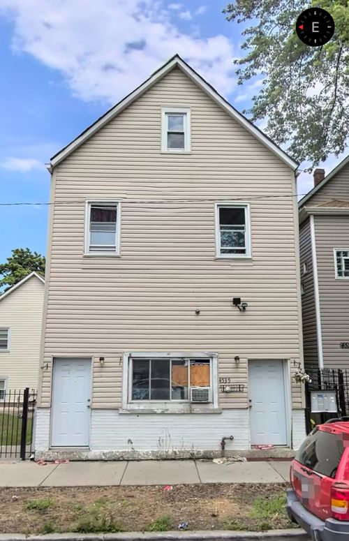4535 Honore St, Chicago, IL, 60609-3847 | Card Image