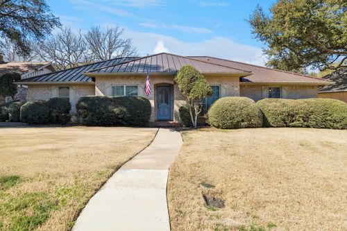 4212 Lake Vista Dr, Benbrook, TX, 76132-2748 | Card Image