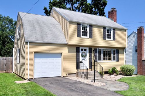 18 Greystone Rd, West Hartford, CT, 06107-3727 | Card Image