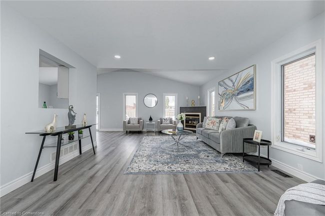 830 Brandenburg Blvd, House other with 4 bedrooms, 4 bathrooms and 4 parking in Waterloo ON | Image 8