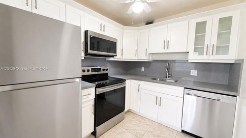317c-301 Sw 135th Ave, Pembroke Pines, FL, 33027-1634 | Card Image