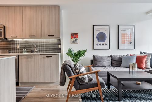 306-105 George St, Toronto, ON, M5A0L4 | Card Image