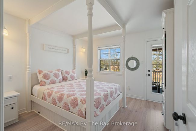 15 Baker St, House other with 4 bedrooms, 2 bathrooms and 4 parking in Wasaga Beach ON | Image 16