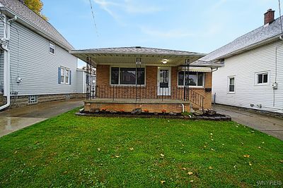 373 Penora Street, House other with 3 bedrooms, 1 bathrooms and null parking in Lancaster NY | Image 2