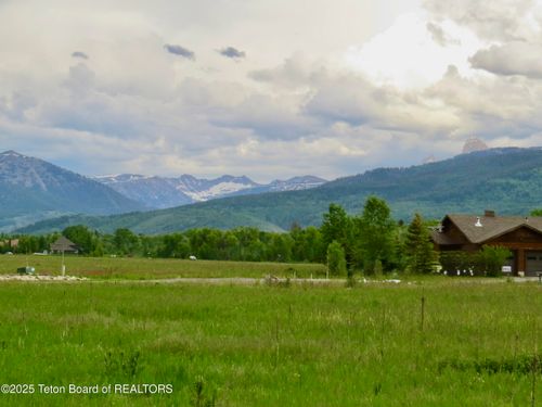 1443 Mariposa Ct, Driggs, ID, 83422-5261 | Card Image