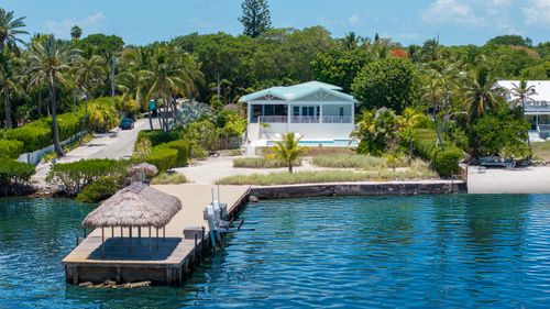 197 Lowe St, Tavernier, FL, 33070-2519 | Card Image