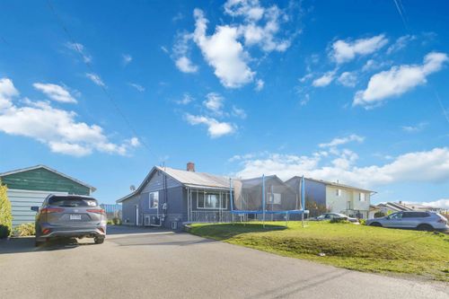 1860 Queen St, Abbotsford, BC, V2T6J1 | Card Image